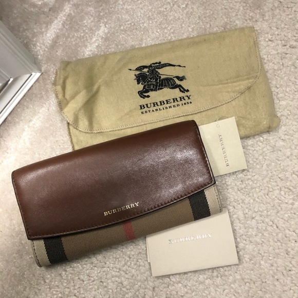 Burberry Wallet - Picture 1 of 11